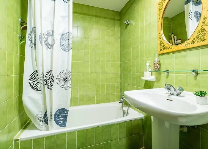 Mare Nostrum Junto A La Marina *